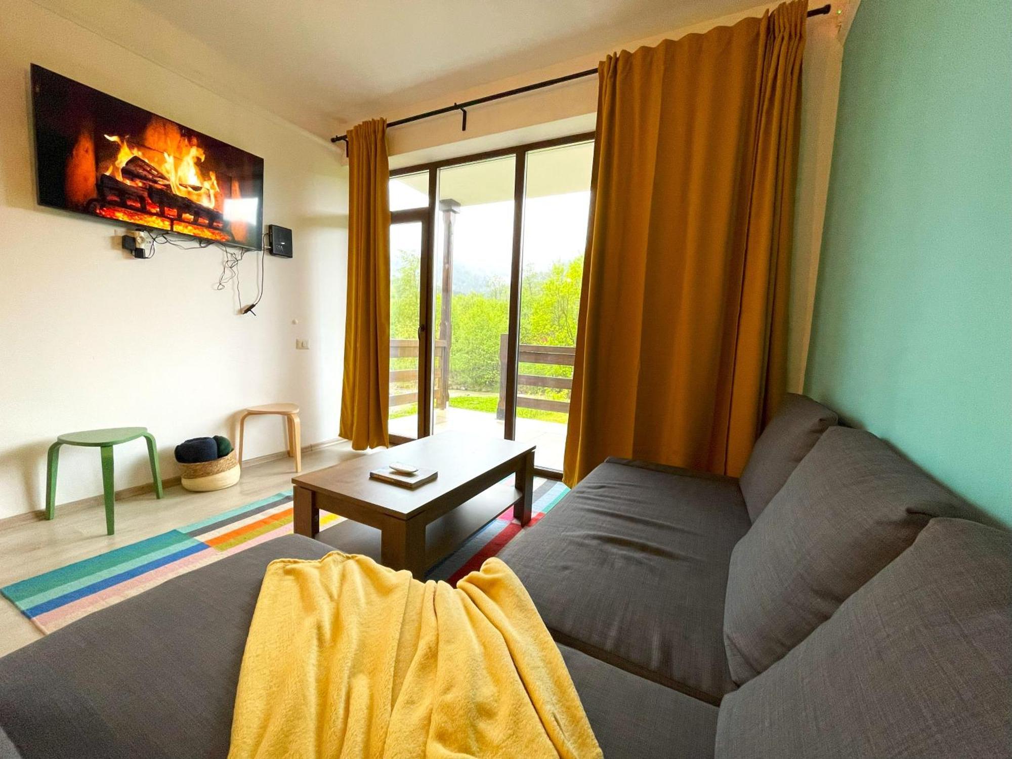 Cozy Riverfront Apartments With Garden And Mountain View Busteni Exterior photo